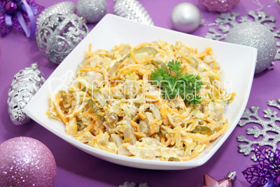 Салат с копченой курицей «Новогодний вечер»