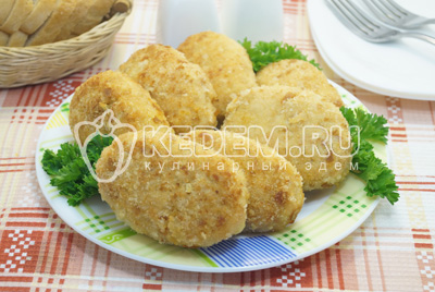 Котлеты из куриного филе с сыром на сковороде