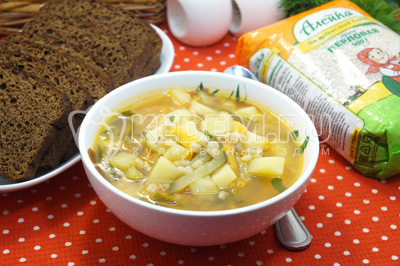 Постный рассольник с перловкой