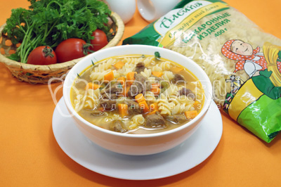 Суп-гуляш с макаронами