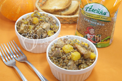 Гречка с мясом и тыквой готова
