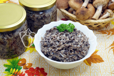 Грибная икра из опят с чесноком на зиму готова