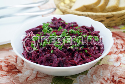 Салат из свеклы с чесноком