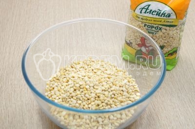 Отмерить 300 г колотого гороха ТМ «Алейка».