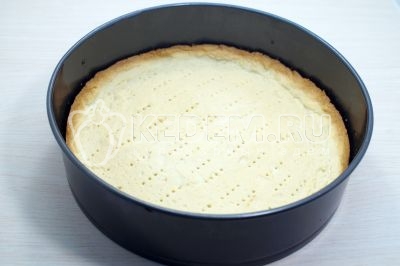 Готовую песочную основу остудить.
