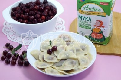 Вареники с вишней