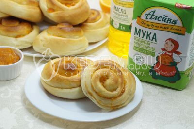 Булочки с апельсиновым джемом