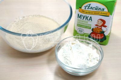 Добавить 100 грамм муки 