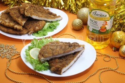 Шницель по-венски из курицы готов