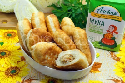 Пирожки с капустой на сковороде