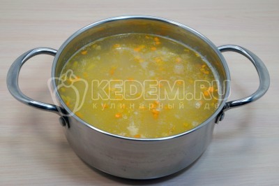 Добавить обжаренные овощи.