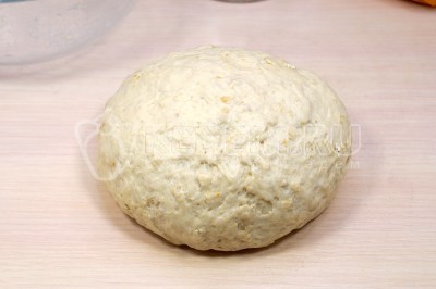 Сформировать круглую булочку.