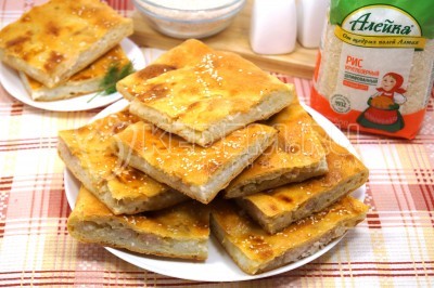 Пирог с рыбой и рисом
