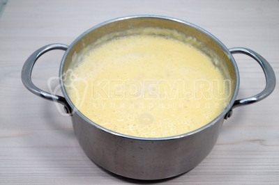 Перед тем как пюрировать суп блендером, удалить лавровый лист и после измельчения хорошо прогреть на огне.