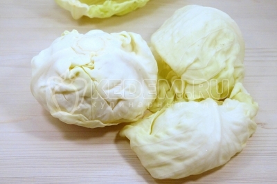 С вилка капусты снять листья.