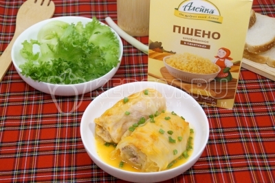 Голубцы с пшеном и фаршем готовы. Можно подавать к столу.