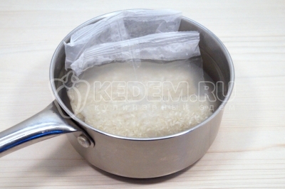 Добавить 2 пакетика с длиннозерным рисом ТМ «Алейка».