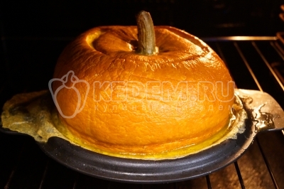 Готовить в разогретой до 170 градусов Цельсия духовке 40-45 минут.