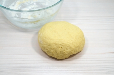 Сформировать тесто в шар.