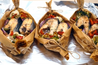 Вынуть из духовки и немного остудить.