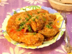 Курица тушеная с капустой