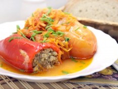 Фаршированные перцы мясом и перловкой