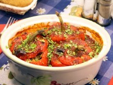 Фаршированные перцы рисом и овощами