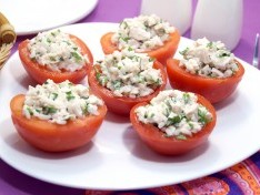 Помидоры фаршированные курицей