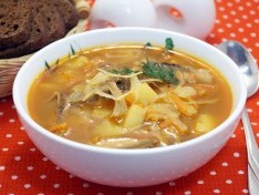 Постные щи с капустой и грибами