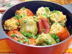 Фаршированные перцы мясом и рисом