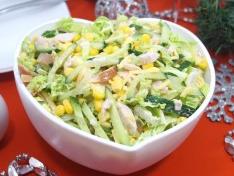 Новогодний салат с копченым куриным филе Любовь снегурочки