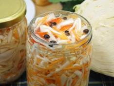 Маринованная капуста в банках
