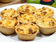 Песочные тарталетки с творогом и изюмом