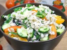 Салат с перловкой и свежими овощами