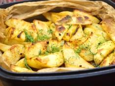Картофель дольками в духовке со специями
