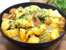 Мясо с картошкой в казане
