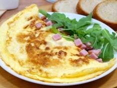 Омлет-конверт с ветчиной и сыром