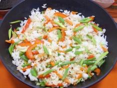 Рис с овощами вок по-азиатски