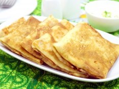 Блины с куриным фаршем и сыром - рецепт