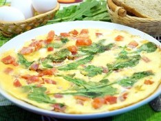 Омлет с помидорами и рукколой - рецепт