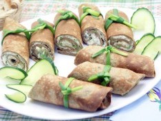 Рулетики из печени с начинкой - рецепт