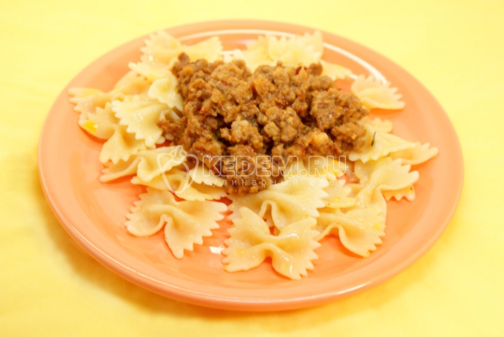 Бантики с мясной подливой