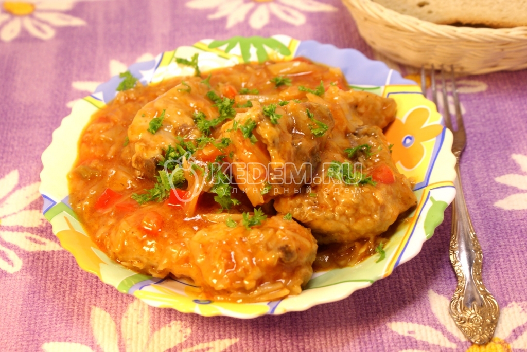 Курица тушеная с капустой