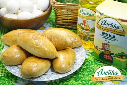Бабушкины пирожки с яйцом и зеленым луком