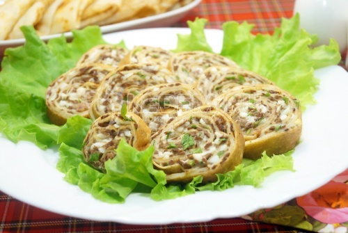 Блины с печенью и яйцом