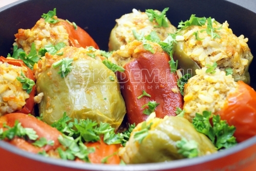 Фаршированные перцы с фаршем и рисом