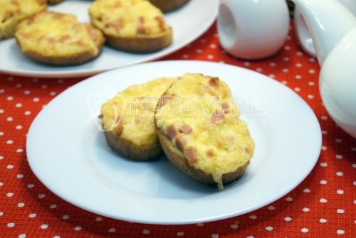 Горячие бутерброды с колбасой и сыром