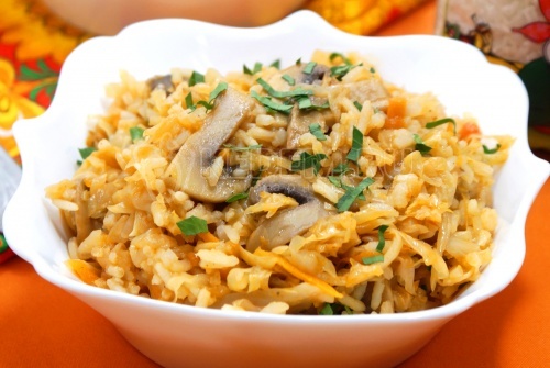 Грибная солянка с капустой и рисом