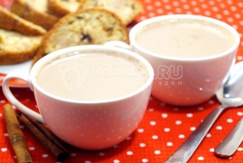 Какао с корицей