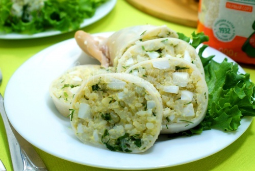 Кальмары фаршированные рисом и яйцом